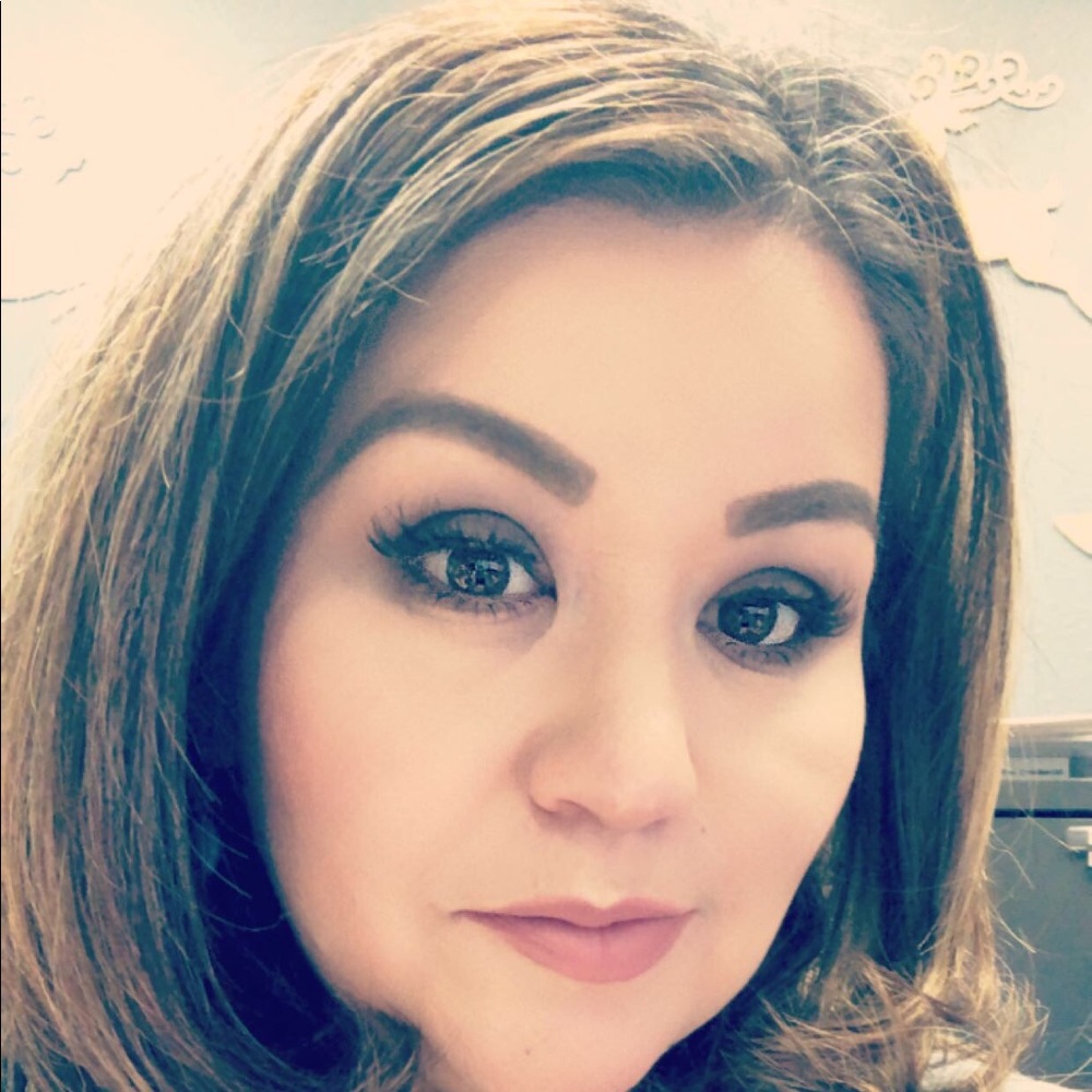 Meet your Posher, Eva